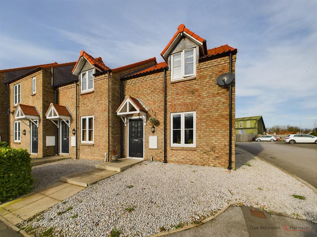 South Street, MiddletonOnTheWolds... 2 bed end of terrace house for