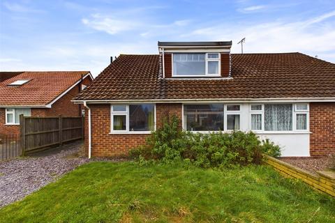 4 bedroom semi-detached house for sale, Gilpin Avenue, Hucclecote, Gloucester, Gloucestershire, GL3