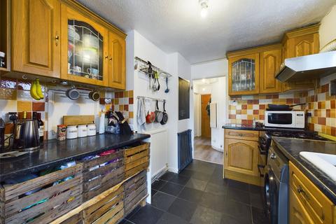 4 bedroom semi-detached house for sale, Gilpin Avenue, Hucclecote, Gloucester, Gloucestershire, GL3