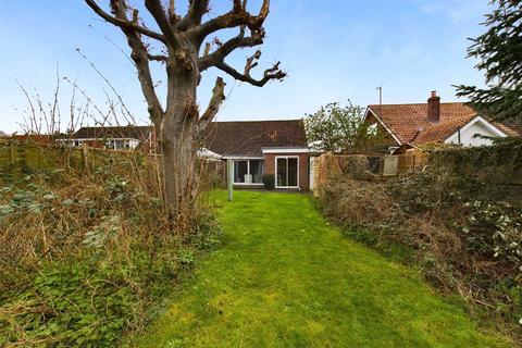 4 bedroom semi-detached house for sale - Gilpin Avenue, Hucclecote, Gloucester, Gloucestershire, GL3