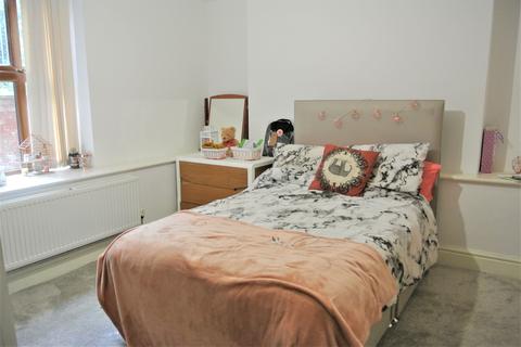 3 bedroom apartment to rent - Egerton Road, Manchester M14