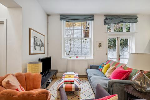 2 bedroom terraced house for sale - Mossbury Road, London, SW11