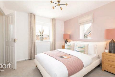 2 bedroom semi-detached house for sale, 1 Poppies Crescent, Saffron Walden