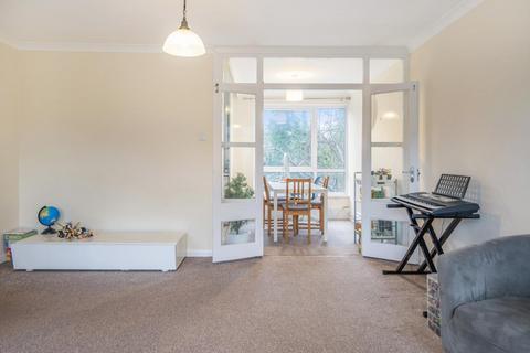 3 bedroom flat for sale, Droitwich Close, Sydenham