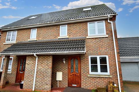 3 bedroom semi-detached house to rent, Chene Mews, St Albans, AL3