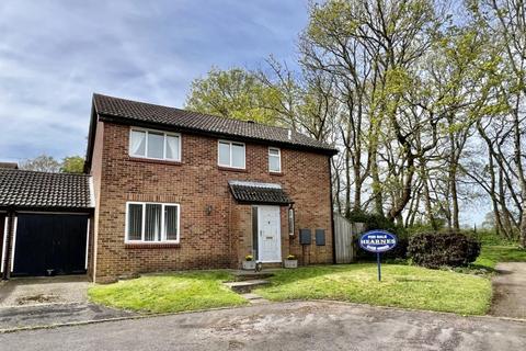 4 bedroom detached house for sale, Pealsham Gardens, Fordingbridge, SP6 1RD