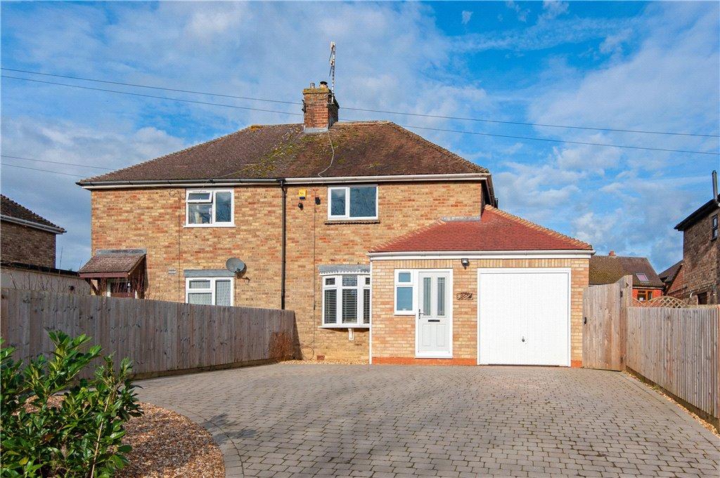 London Road, Moreton In Marsh... 3 bed semidetached house £395,000