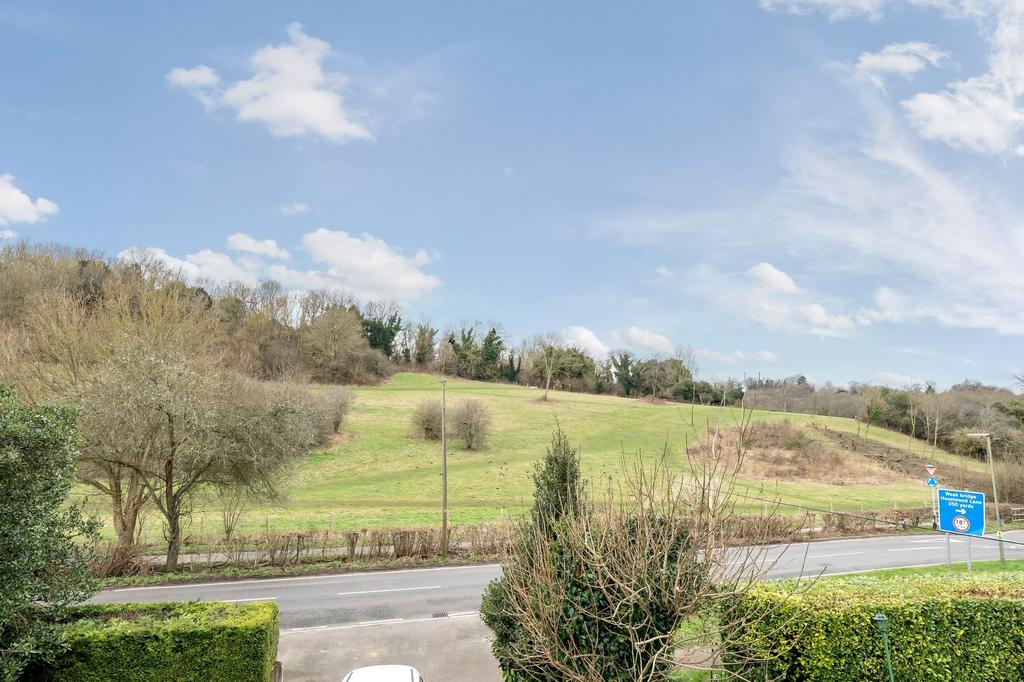 Outwood Lane, Chipstead, CR5 4 bed detached house for sale £1,000,000