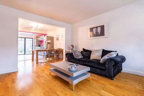 22 Mead Crescent, Chingford, London, E4 6NX