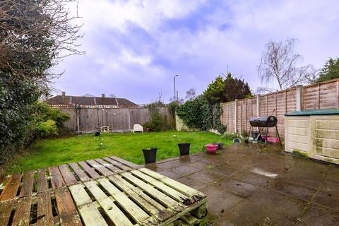 22 Mead Crescent, Chingford, London, E4 6NX