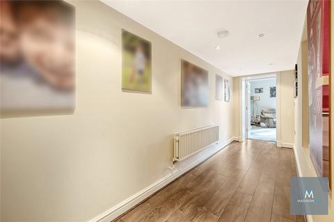 2 bedroom apartment for sale, Regents Drive, Woodford Green IG8