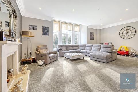 2 bedroom apartment for sale, Regents Drive, Woodford Green IG8