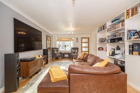 41 Dumbrock Road, Milngavie, Glasgow, G62 7RB