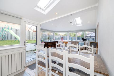 41 Dumbrock Road, Milngavie, Glasgow, G62 7RB