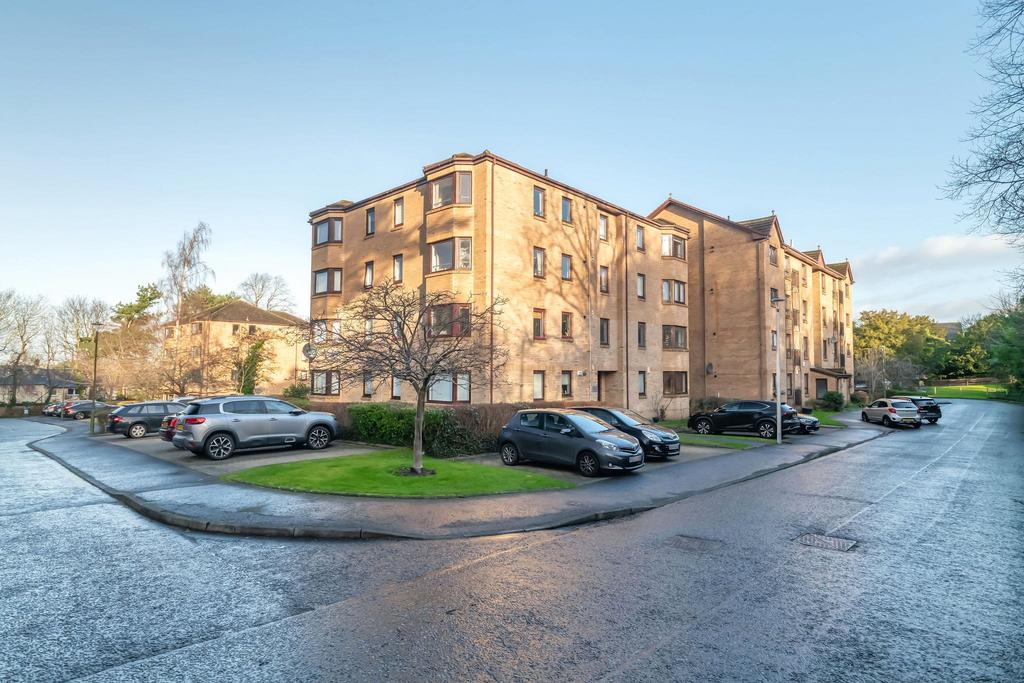 Craigend Park, Edinburgh, Midlothian 2 bed apartment £1,299 pcm (£300 pw)