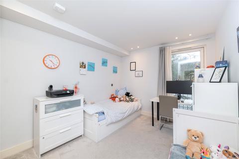 Flat 1, 3 Mcewan Square, Edinburgh, EH3 8EL