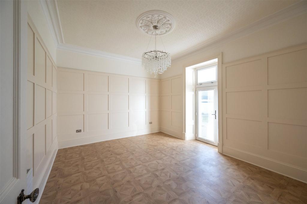Family Room/Bedroom5