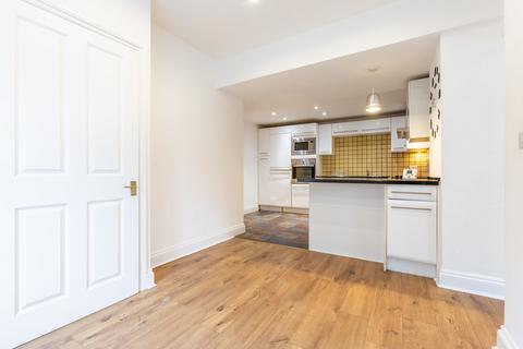 4 bedroom end of terrace house for sale, 5 West View, Carnforth, Lancashire, LA5 9HN