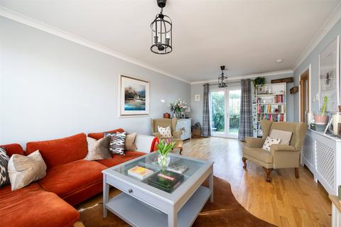 215 Main Street, Pathhead, EH37 5SQ