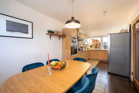 215 Main Street, Pathhead, EH37 5SQ