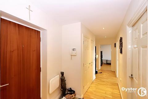 2 bedroom apartment to rent, Constable Close, Aldermen Court, N11