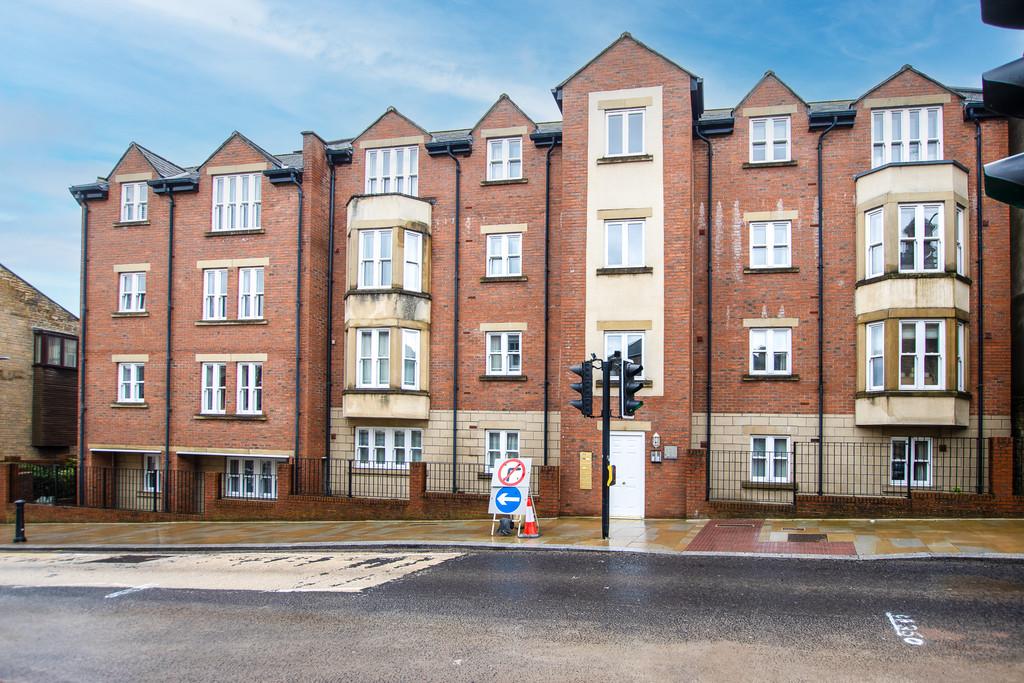 Battle Hill, Hexham 2 bed apartment for sale £172,000