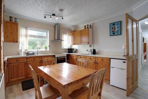 4 bedroom detached bungalow for sale, London Road, Whimple, Exeter