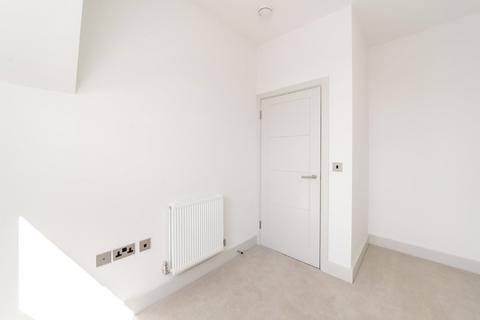 2 bedroom apartment to rent, Napier Road, London