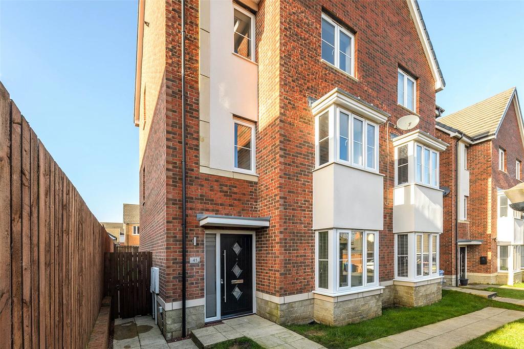 Strother Way, Cramlington, Northumberland, NE23 4 bed semidetached house for sale £249,995