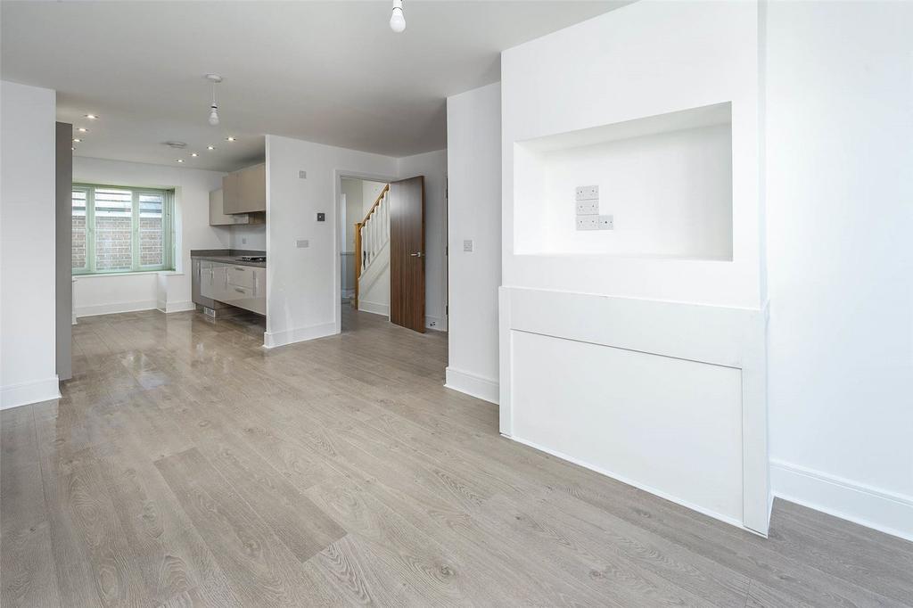 Strother Way, Cramlington, Northumberland, NE23 4 bed semidetached house for sale £249,995