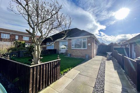 2 bedroom semi-detached bungalow for sale - SILVER STREET, HOLTON LE CLAY