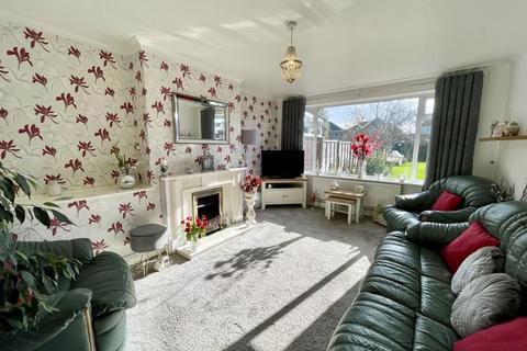 2 bedroom semi-detached bungalow for sale - SILVER STREET, HOLTON LE CLAY