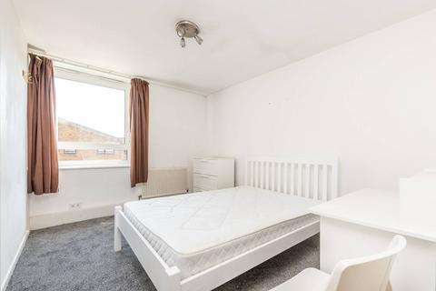 3 bedroom flat to rent, Maskell Road, Earlsfield, London, SW17