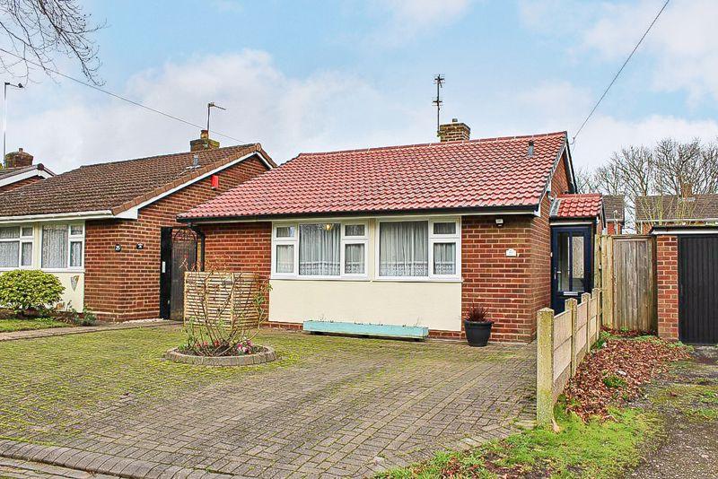 Tipton Road, SEDGLEY, DY3 1HB 2 bed detached bungalow for sale £210,000