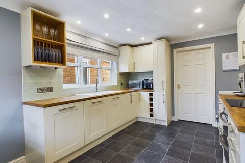 13 Grange Drive, Tattershall, Lincoln, LN4 4GJ