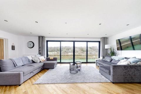 5 bedroom detached house for sale - Croftmere, The Crescent, Cresswell