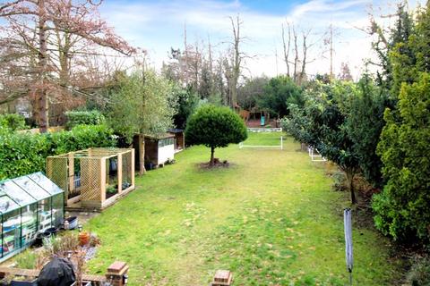100 Nork Way, Banstead, SM7 1HP