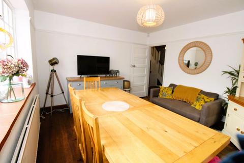 100 Nork Way, Banstead, SM7 1HP