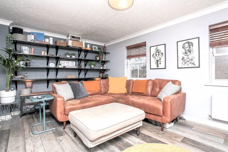 Usher Drive, Banbury 3 bed terraced house for sale £340,000
