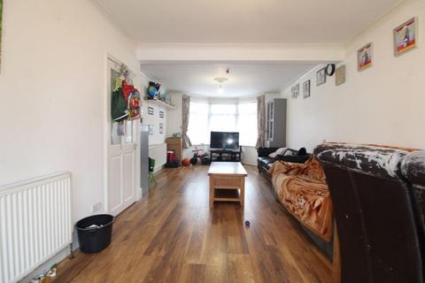 3 bedroom semi-detached house for sale, Dunstable Road, Luton