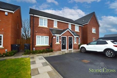 3 bedroom semi-detached house for sale - Meadow Green Place, Lowton, WA3 2SW