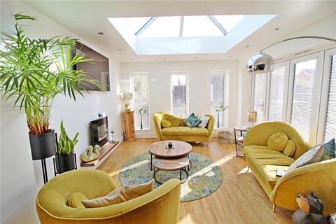 2 Claypole Drive, Northborough, Peterborough, PE6 9DW
