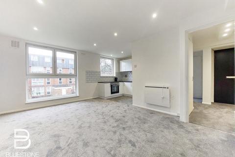 4 bedroom flat to rent - Rusholme Grove, London