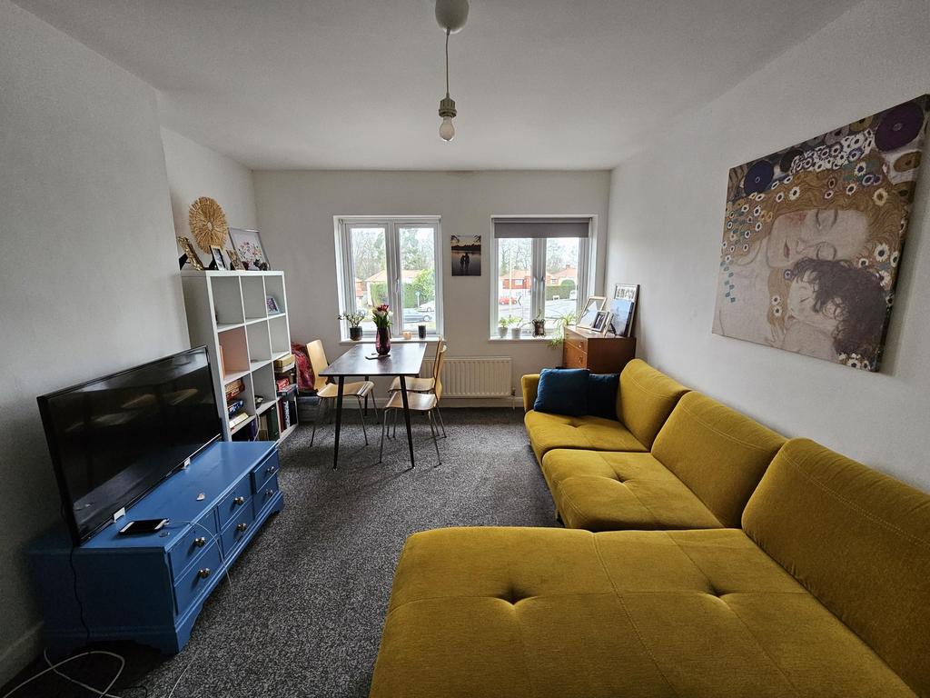 London Road, Earley 2 bed flat to rent £1,250 pcm (£288 pw)