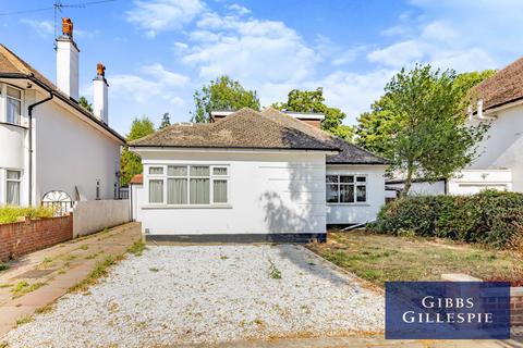 4 bedroom detached house to rent, St. Thomas Drive, Pinner