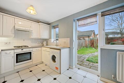 3 bedroom end of terrace house for sale - Chelmsford Close, Sutton, SM2