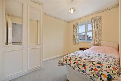 21 Chelmsford Close, Sutton, SM2 5BG