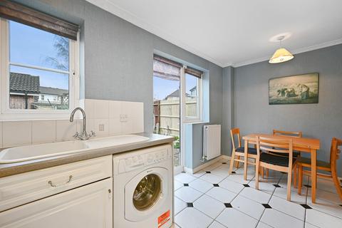 21 Chelmsford Close, Sutton, SM2 5BG