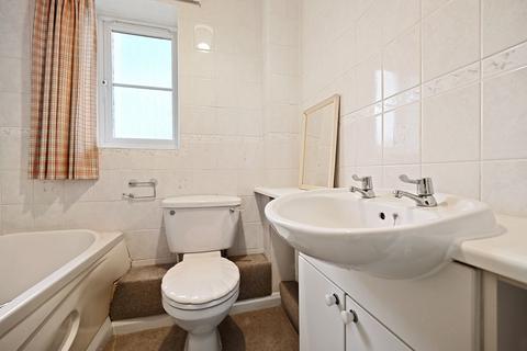 21 Chelmsford Close, Sutton, SM2 5BG