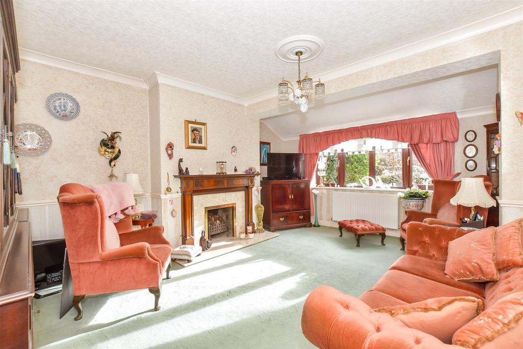 Seal Road, Selsey, Chichester, West Sussex 3 bed detached house for